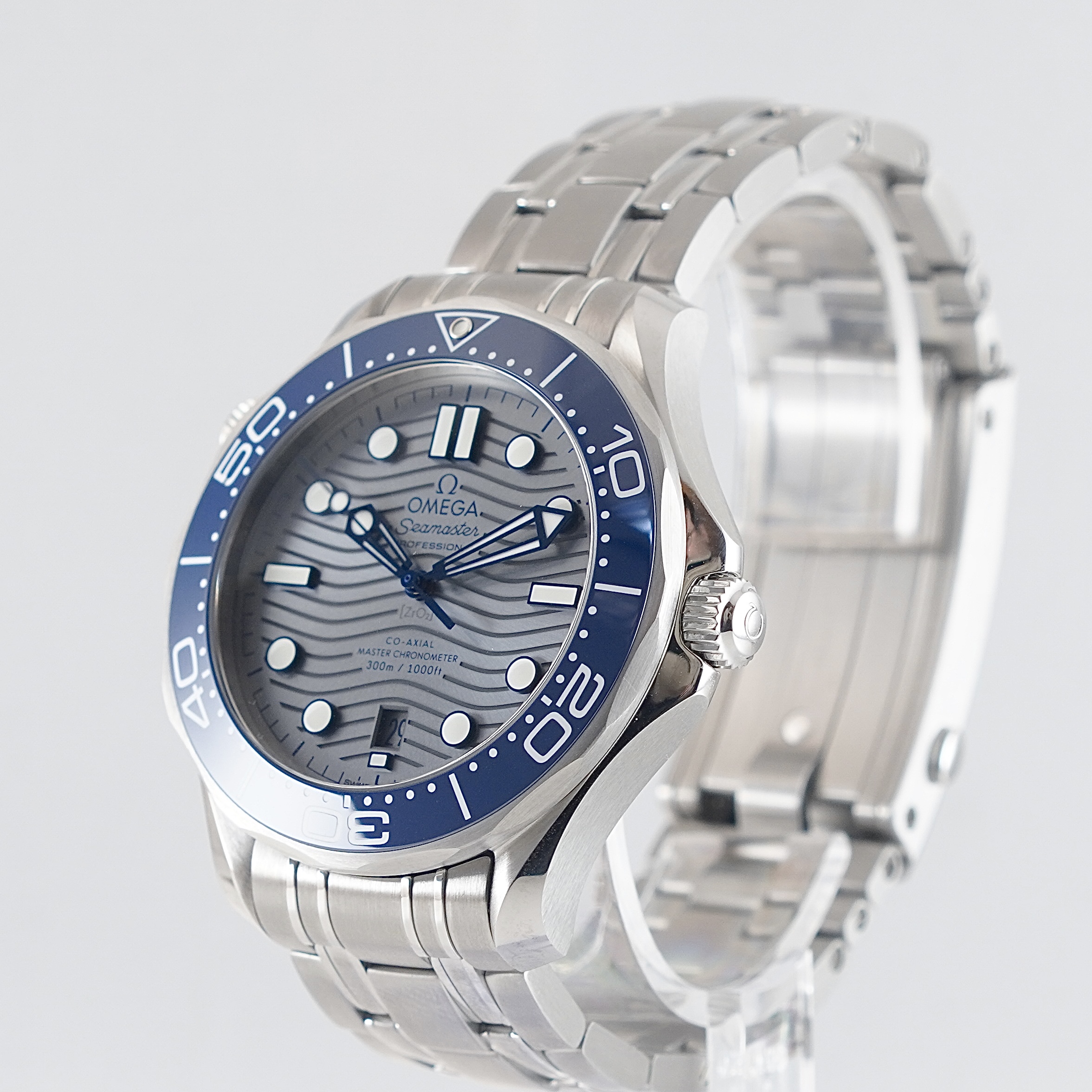 Omega Seamaster Diver 300m Co-Axial Master Chronometer *KÄYTTÄMÄTÖN*