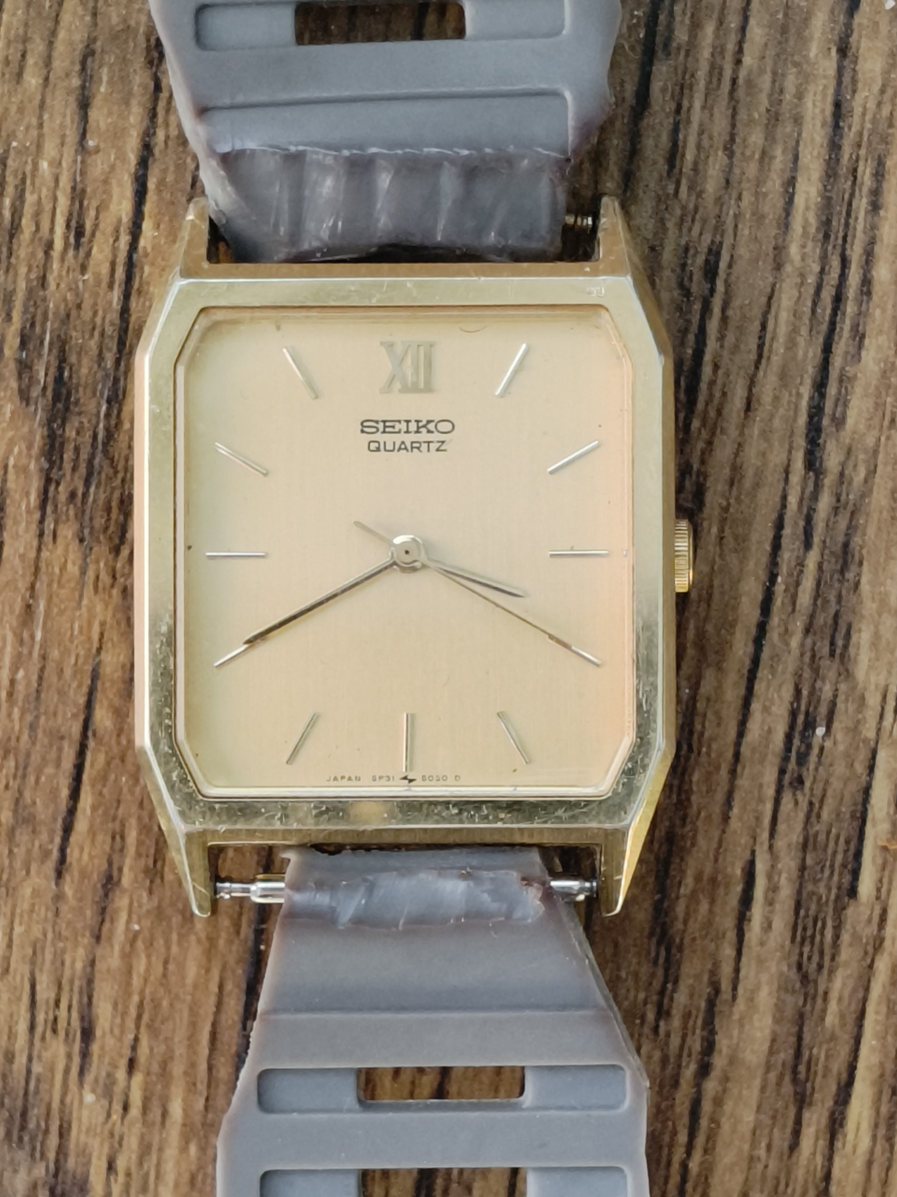 Seiko quartz 5P31-5030 serial 675377