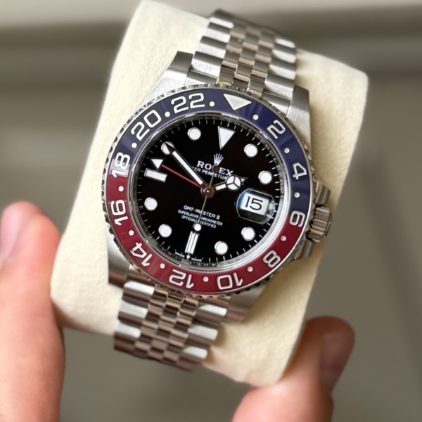 Rolex GMT-Master II "Pepsi"