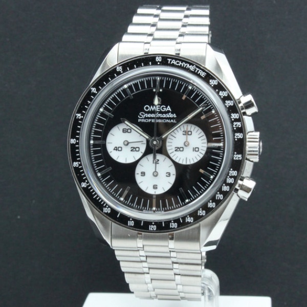 Omega Speedmaster Reverse Panda