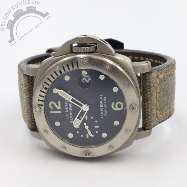 Panerai Luminor Submersible Titanium 44mm