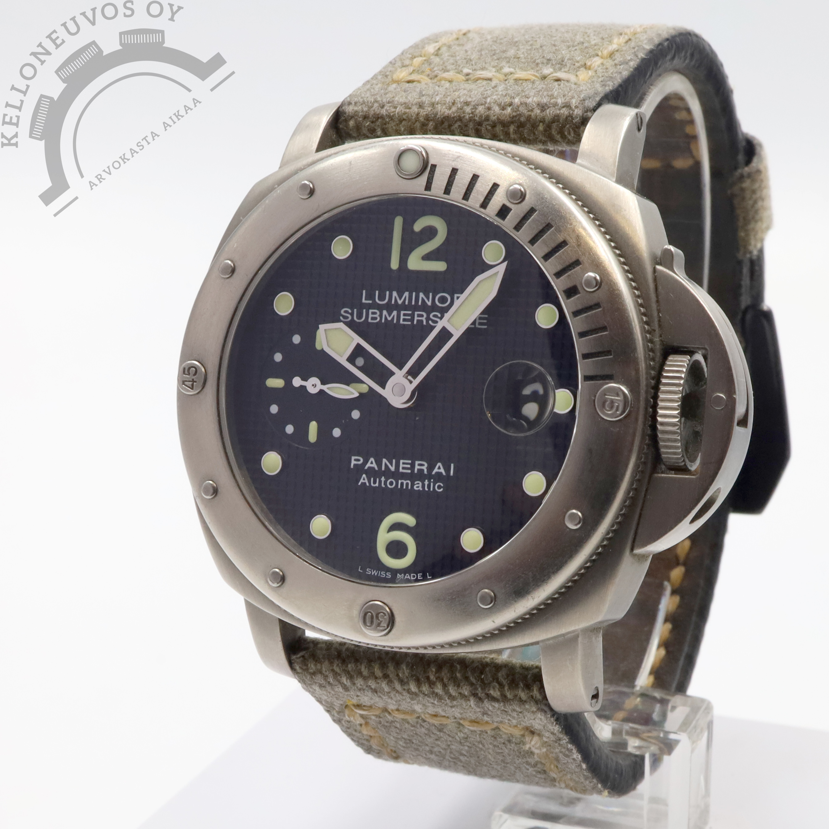 Panerai Luminor Submersible Titanium 44mm