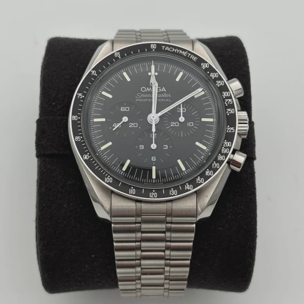 Omega Speedmaster Moonwatch