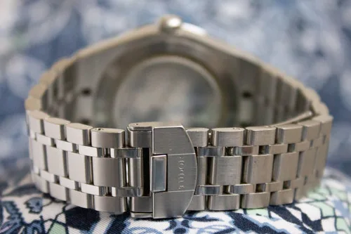 Tudor Royal 38