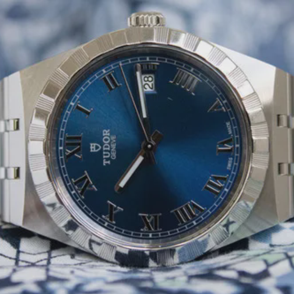 Tudor Royal 38