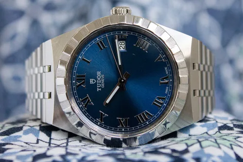 Tudor Royal 38