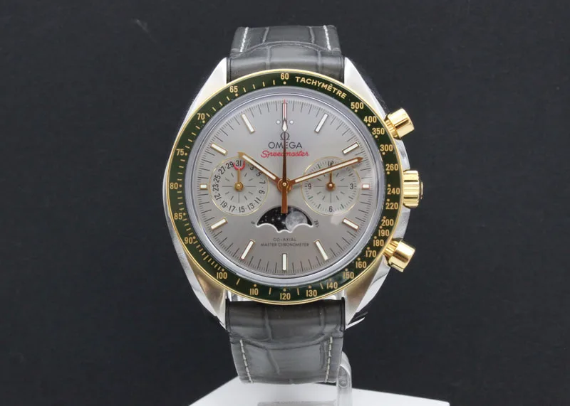 Omega
Speedmaster Moonphase
