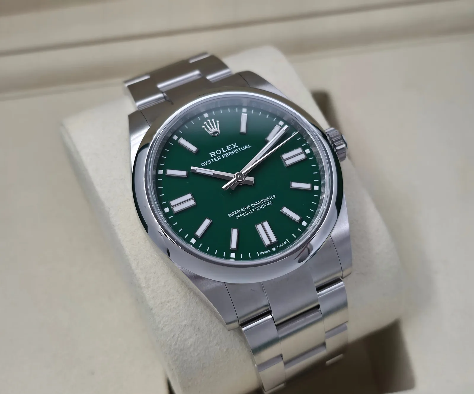 Rolex Oyster Perpetual 41 Green, 134300 (06/2026)