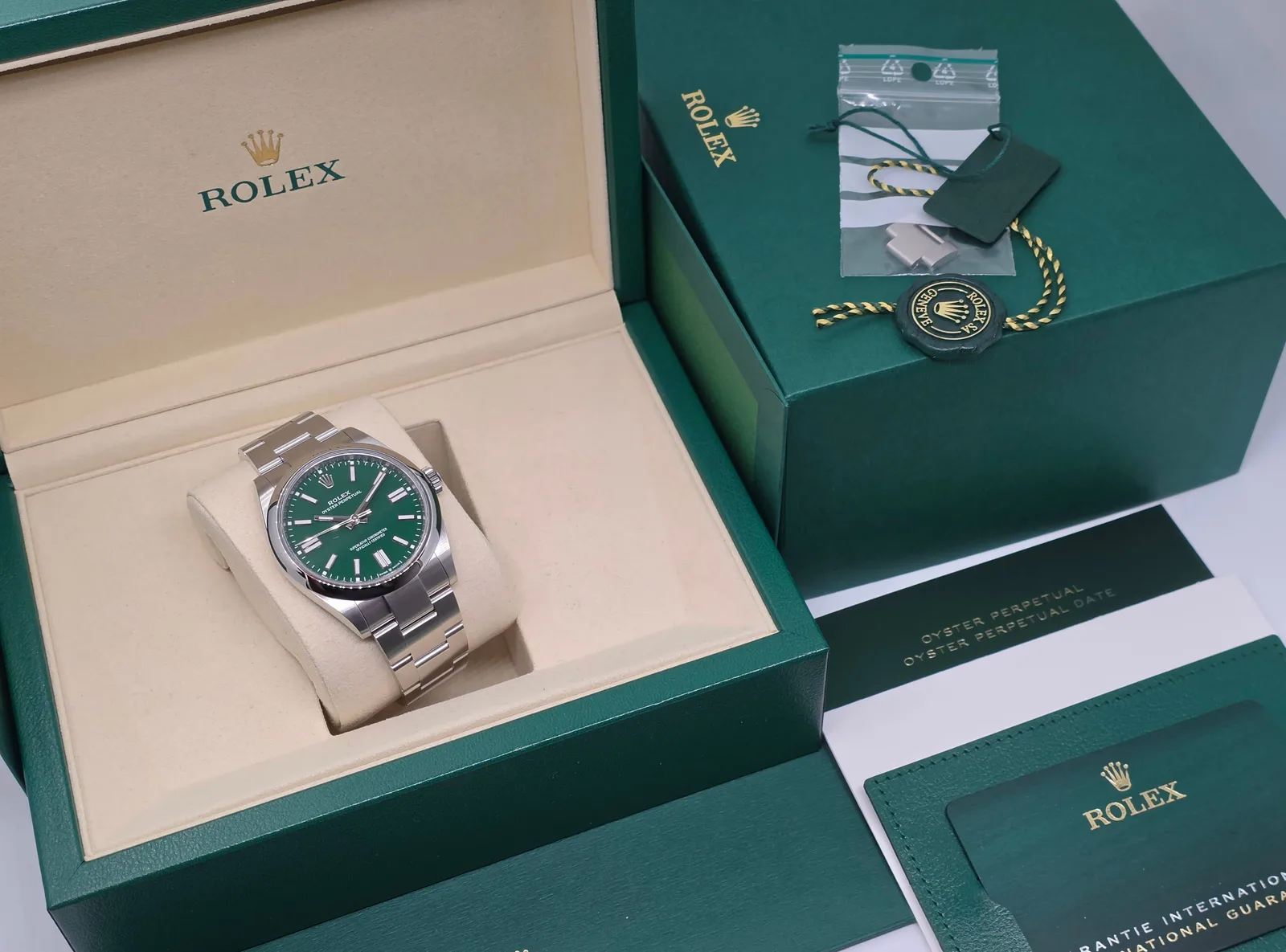 Rolex Oyster Perpetual 41 Green, 134300 (06/2026)